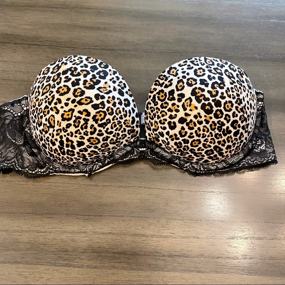 Victoria’s Secret - strapless bra - leopard and lace